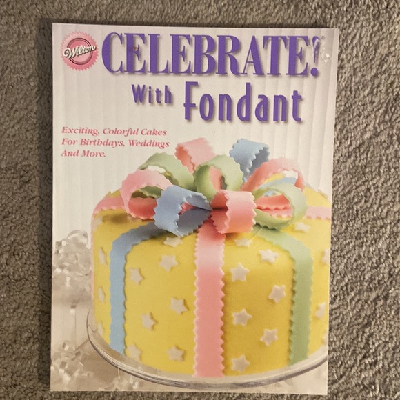 Large Set of Wilton Cake Decorating YearBooks and extras! - Picture 4 of 13
